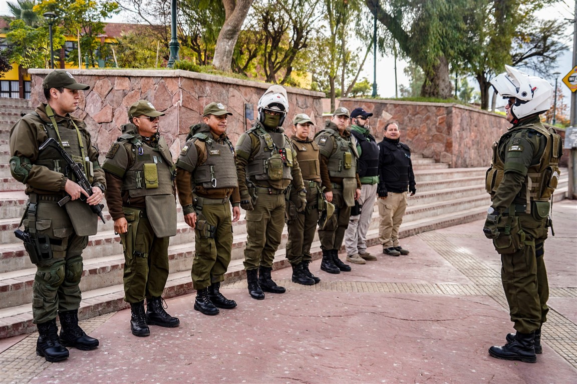 OPERATIVO CARABINEROS 1 Medium